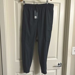 Men’s Fitted Joggers with cargo pockets